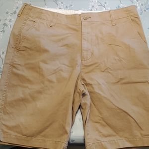 Old Navy Lived-In Straight Shorts. Khaki 36w.